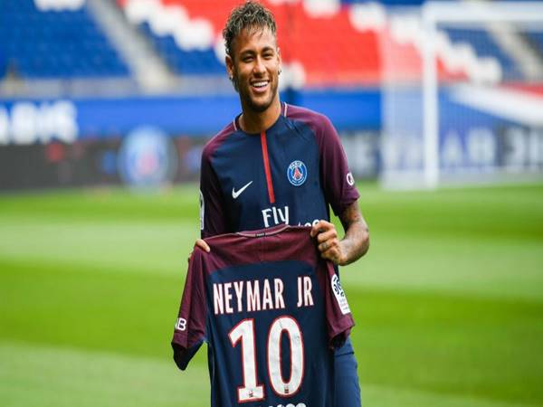 Neymar  ra mắt áo đấu số 10 của clb Paris Saint-Germain