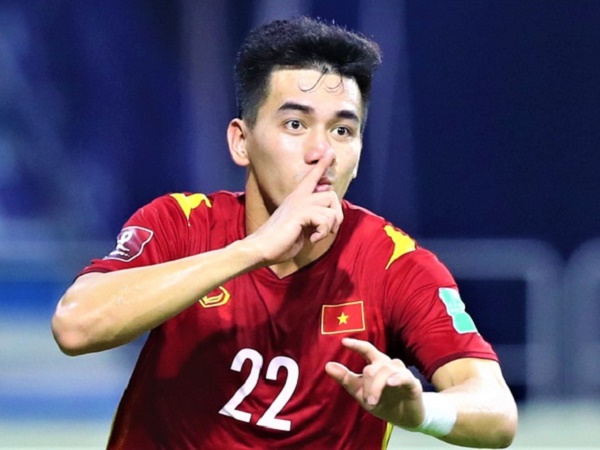 Bóng đá Việt Nam tối 4/1: Tiến Linh đua Bàn thắng đẹp ở AFF Cup 2020