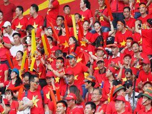 Những lý do khiến giá vé leo thang bất ngờ mùa bóng về