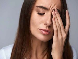 Giật lông mày trái nữ, nam có phải điềm báo xấu?