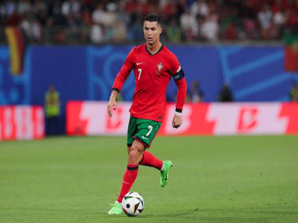 Ronaldo lập kỷ lục khó tin ở tuổi 39