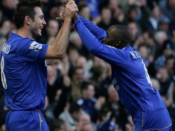 Frank Lampard trái / Claude Makélélé phải thuộc đội hình Chelsea mạnh nhất