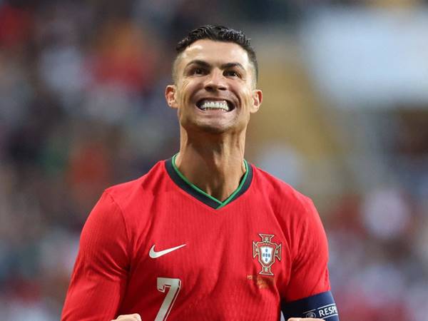 BĐ quốc tế 16/10: Ronaldo đạt cột mốc ấn tượng