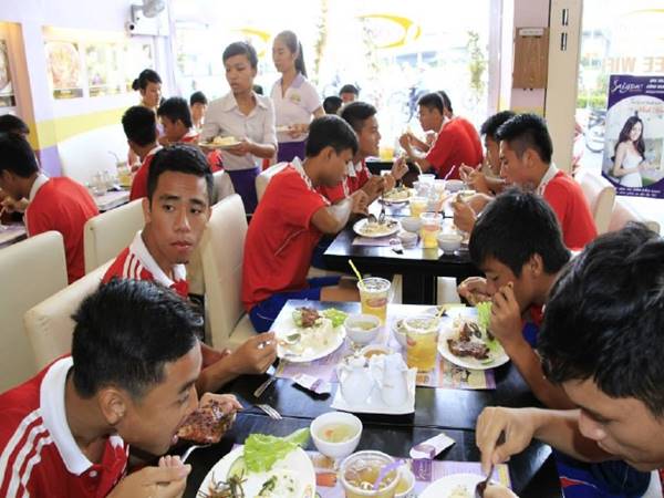 Gợi ý một số thực phẩm giúp cầu thủ phục hồi nhanh