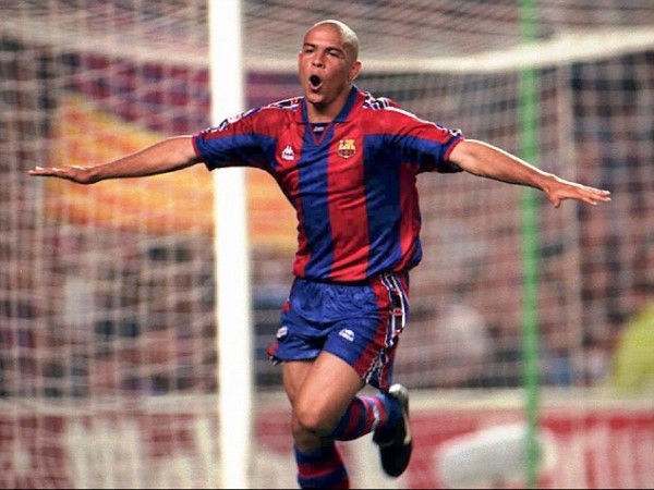 Ronaldo béo ghi bao nhiêu bàn cho Barca hành trình vàng