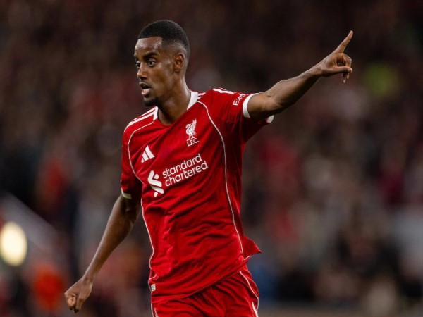 Isak và những ký ức đối đầu với Liverpool