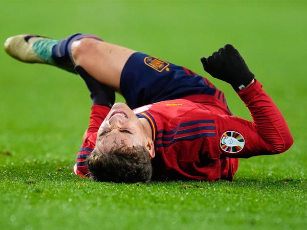Nguyên nhân gây chấn thương ACL trong bóng đá