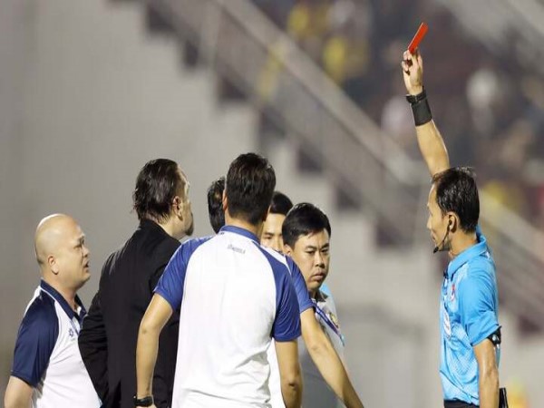 Sau khi trọng tài bắt sai có bị phạt không theo FIFA? Sau khi trọng tài bắt sai có bị phạt không theo FIFA?