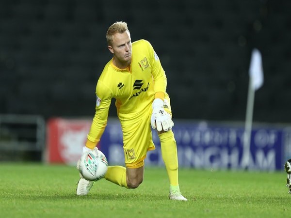 Các lỗi thường gặp và kinh nghiệm áp dụng luật thủ môn sân 7 Các lỗi thường gặp và kinh nghiệm áp dụng luật thủ môn sân 7